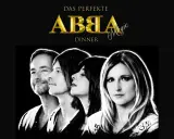 ABBA Magic Dinner: Vier Musiker posieren für ein Schwarz-Weiß-Foto. Vielleicht spielen sie ein ABBA Hochzeitslied.