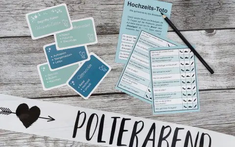Hochzeitsspiele für den Polterabend: Karten mit Begriffen und ein Toto-Spiel, um das Brautpaar besser kennenzulernen.