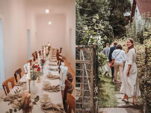 Festlich gedeckter Tisch für eine Hochzeit im kleinen Kreis. Eine Gruppe von Gästen geht durch einen Garten.